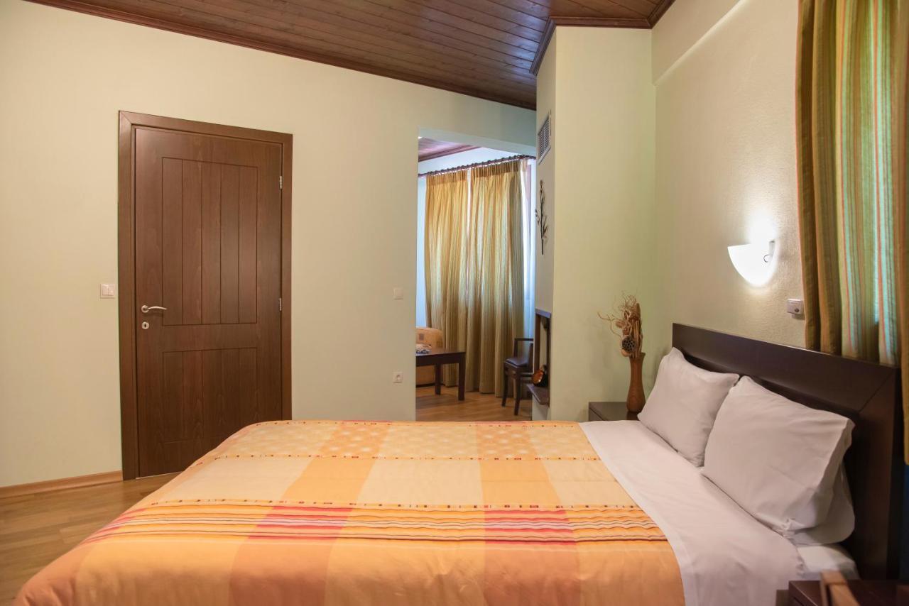 Hotel Dryades Eláti Esterno foto